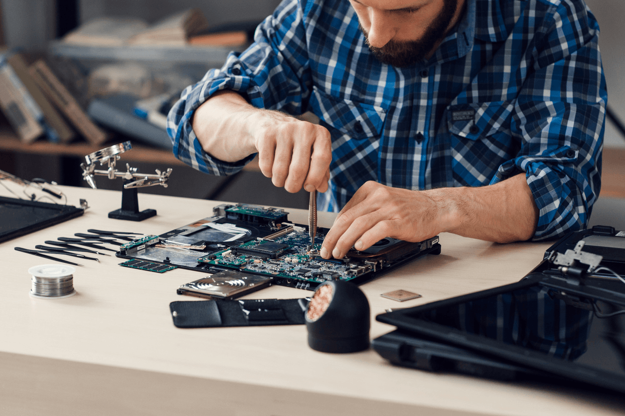Computer equipment prepared for technical servicing